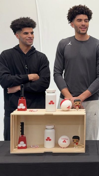 Video post by @StateFarm on Twitter