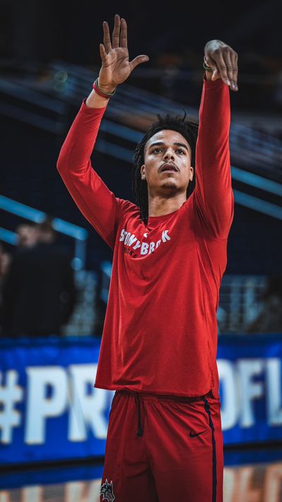 Image post by @StonyBrookMBB on Twitter