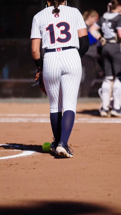 Video post by @AuburnSoftball on Twitter