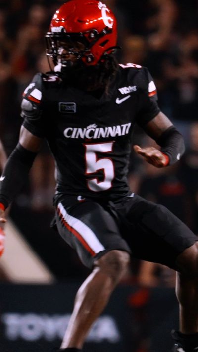 Video post by @GoBearcatsFB on Twitter/X