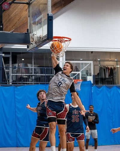 Image post by @fduknightsmbb on Instagram