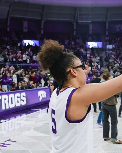 Video post by @tcuwbb on Twitter