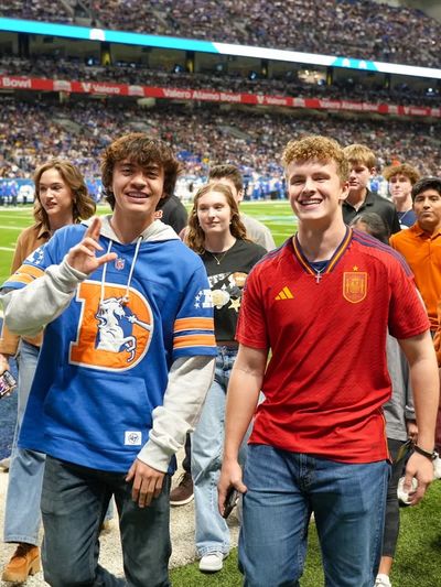 Image post by @valeroalamobowl on Facebook