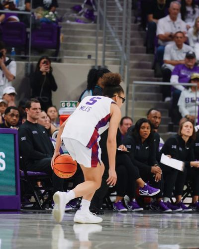 Video post by @tcuwbb on Twitter