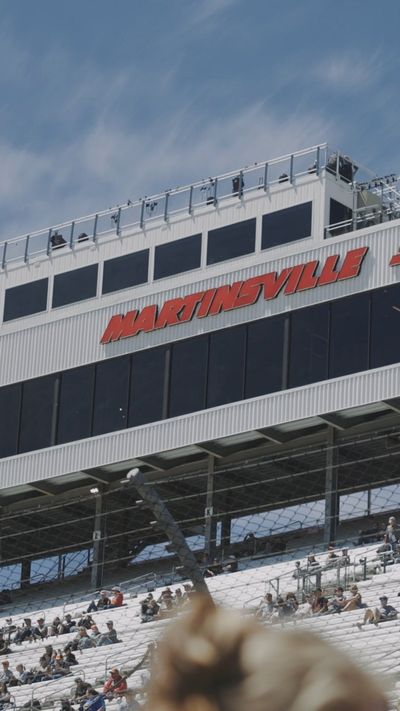 Video post by @MartinsvilleSwy on Twitter
