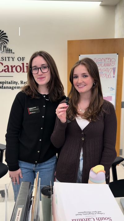 Video post by @usc.hrsm on TikTok