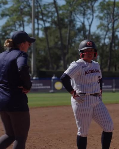 Video post by @auburnsoftball on Instagram