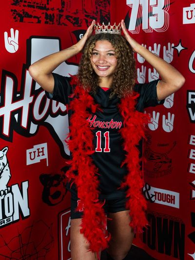 Image post by @UHCougarSoccer on Twitter