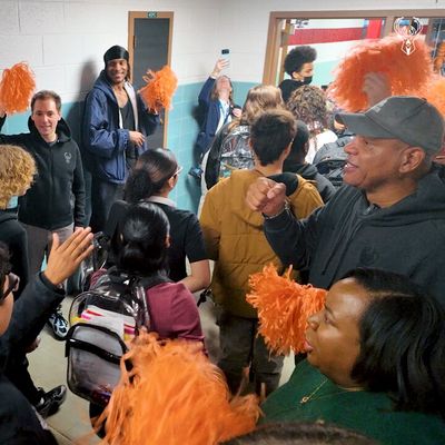 Video post by @BucksCommunity on Twitter