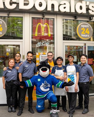 Image post by @CanucksFIN on Twitter