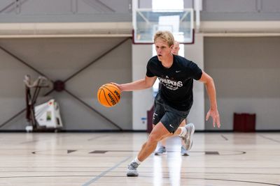 Image post by @EKUHoops on Twitter