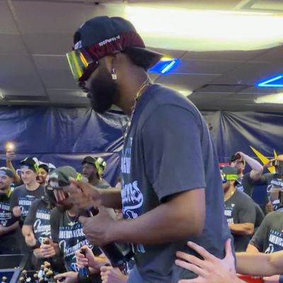 Video post by @MLB on Twitter/X