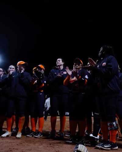 Video post by @auburnsoftball on Instagram