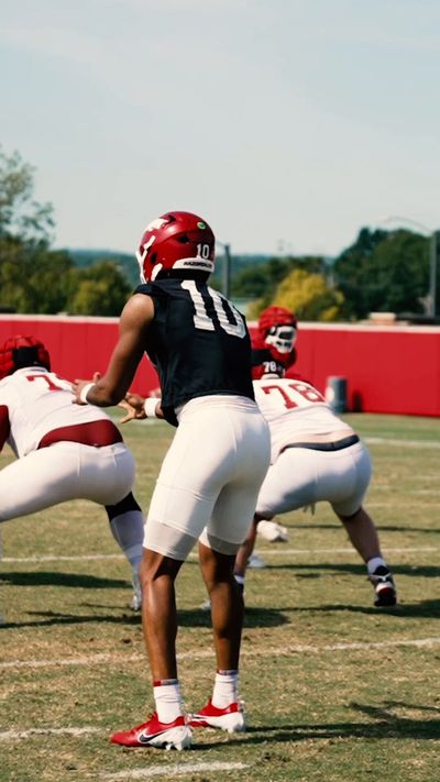 Video post by @RazorbackFB on Twitter