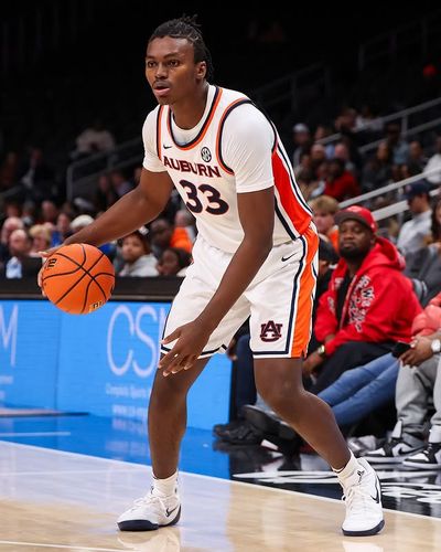 Image post by @auburnmbb on Instagram
