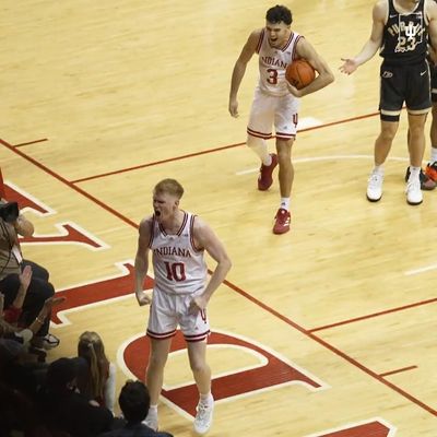 Video post by @IndianaMBB on Twitter