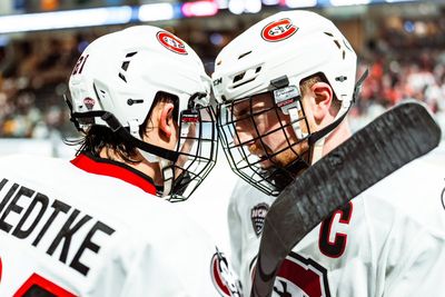 Image post by @SCSUHuskies_MH on Twitter