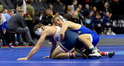 Image post by @HofstraWREST on Twitter