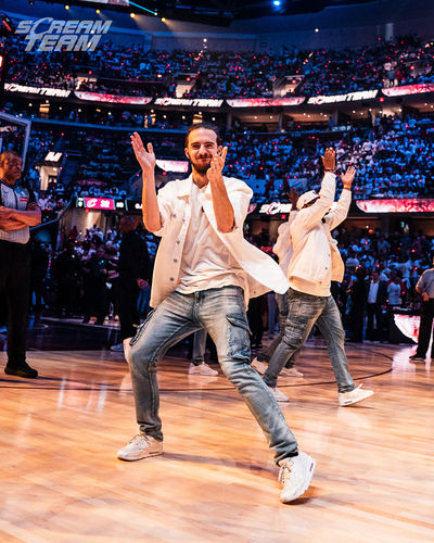 Video post by @CavsScreamTeam on Twitter