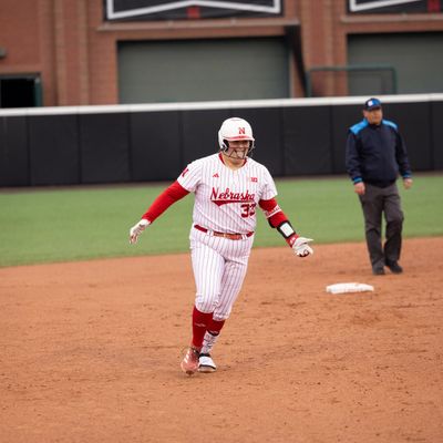 Image post by @HuskerSoftball on Twitter