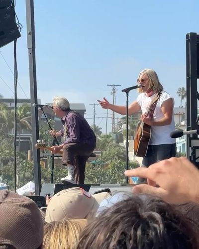 Image post by @switchfoot on Facebook