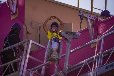 Image post by @ariannagrainey on Instagram