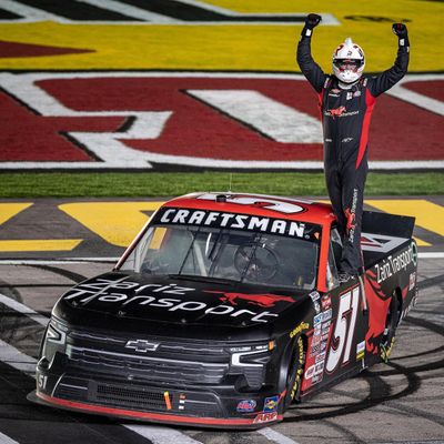 Image post by @rowdybusch on Instagram