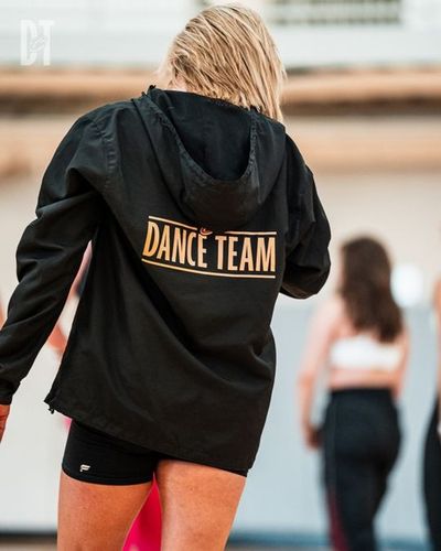 Video post by @cavsdanceteam on Instagram