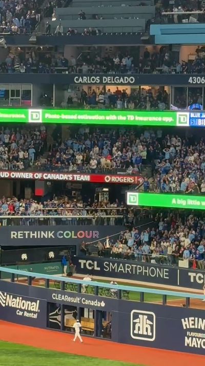 Video post by @theScore on Facebook