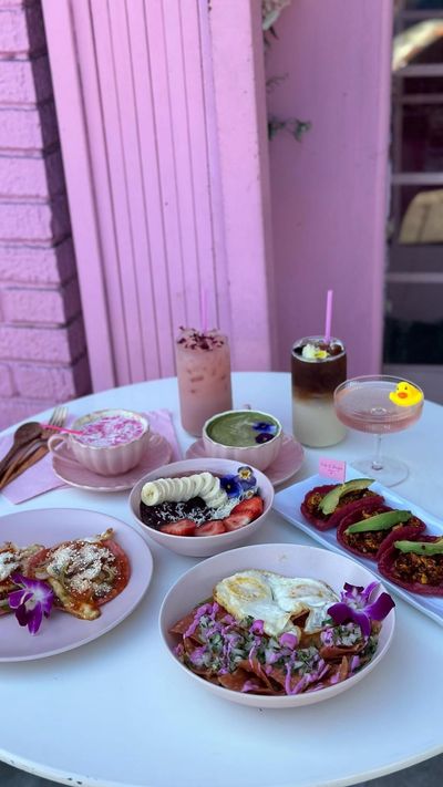 Video post by @pinkandboujeela on Instagram