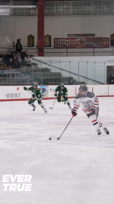 Video post by @BrownU_WHockey on Twitter