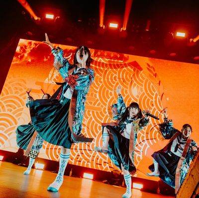 Image post by @thewarfield on Instagram