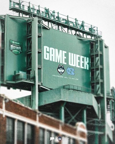 Image post by @UConnFootball on Twitter