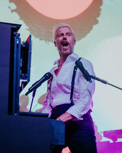 Image post by @thewarfield on Instagram