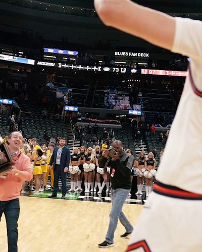 Video post by @IlliniMBB on Twitter