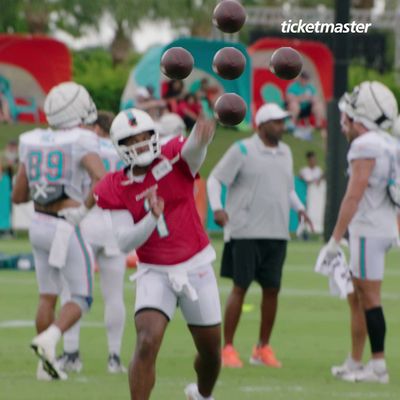 Video post by @MiamiDolphins on Twitter