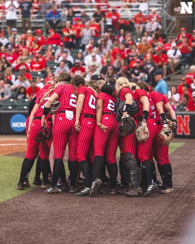Image post by @HuskerSoftball on Twitter