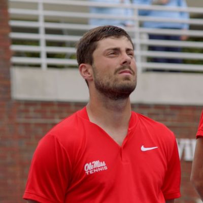 Video post by @OleMissMTennis on Twitter
