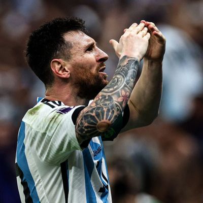 🅻𝐈𝐎𝐍𝐄𝐋 🅜𝐄𝐒𝐒𝐈