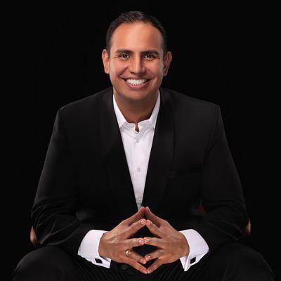 Dr Cristian Solano
