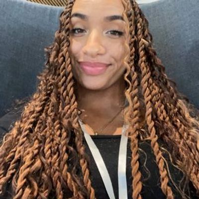 Rachel Holmes ☀️