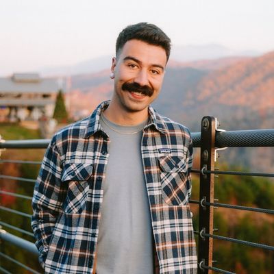 Benjy Braude, Rhymes with “Howdy”