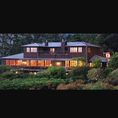 Stanford Inn by the Sea