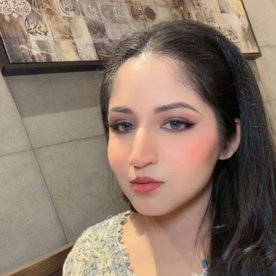 Aqsa Dawood 💄🇦🇪