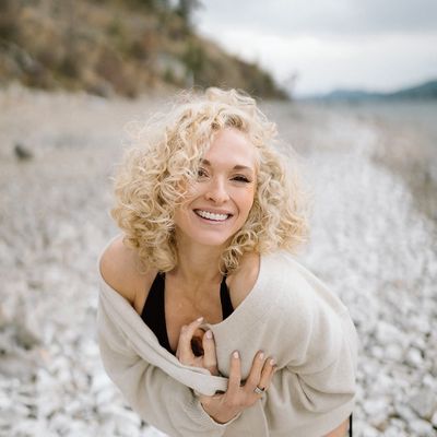 Ciara Foy // Nutritionist • Hormone Expert • 20 Yrs