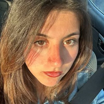 Cloe Cañas