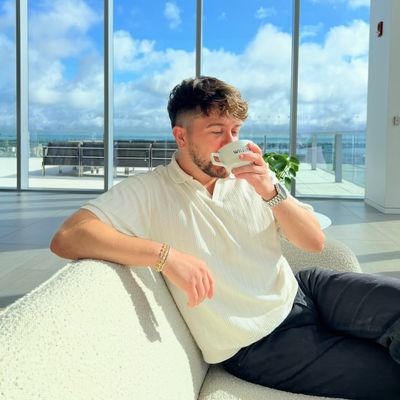 Carlo • Toronto Content Creator