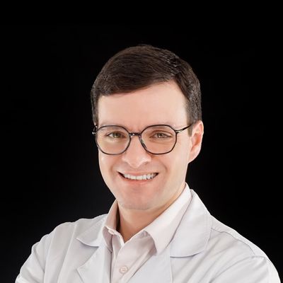 Dániel Coutinho • Implantes Dentários