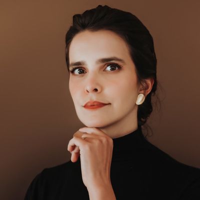 Dra Nivea Schweiger | Psiquiatra e terapeuta