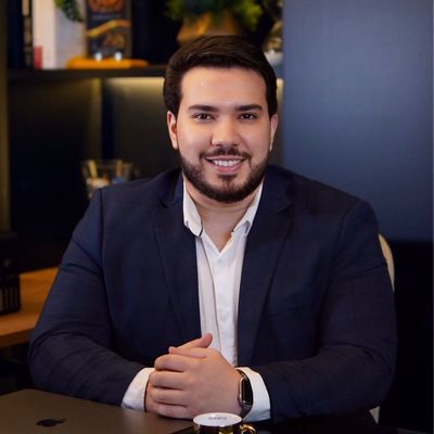 Dr. Victor Hugo Rebouças | Dentista em Natal
